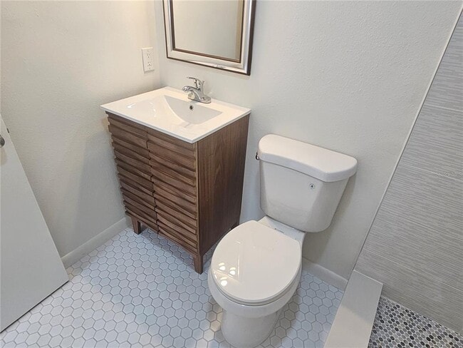 Building Photo - 655 7th Ave N