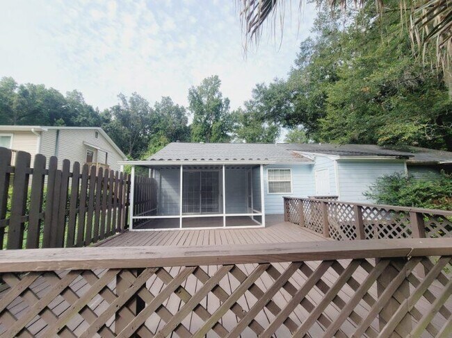 Building Photo - 2939 Par Ln