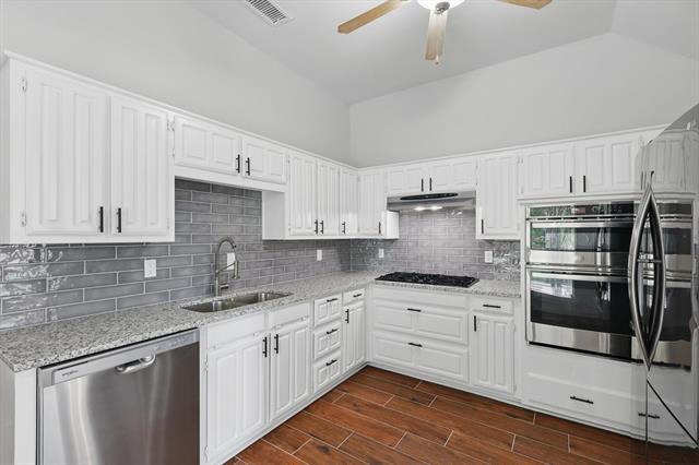 Building Photo - 501 Meadowood Ln
