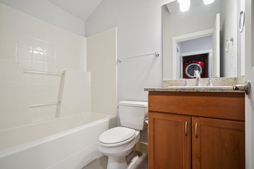 Building Photo - 5939 Delridge Way SW
