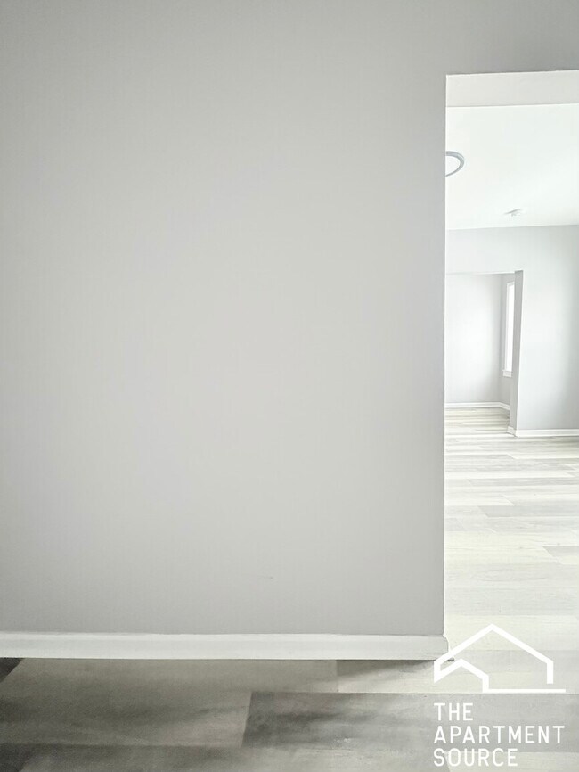 Building Photo - 6226 S Western Ave