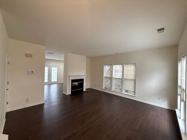 Building Photo - T.R. Lawing Realty Property