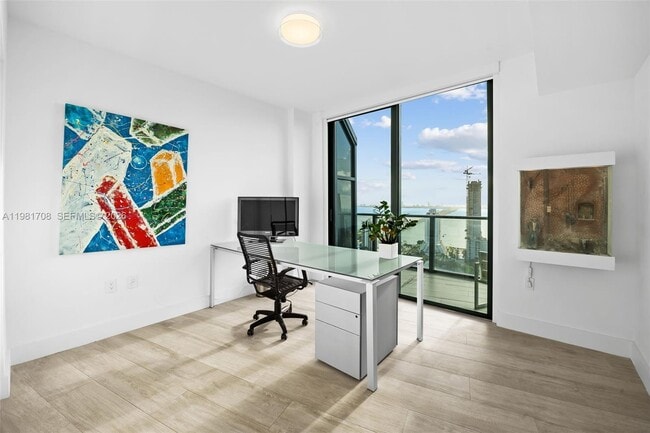 Building Photo - 121 NE 34th St