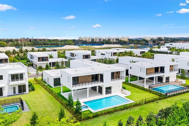 Building Photo - 16700 Botaniko Dr N