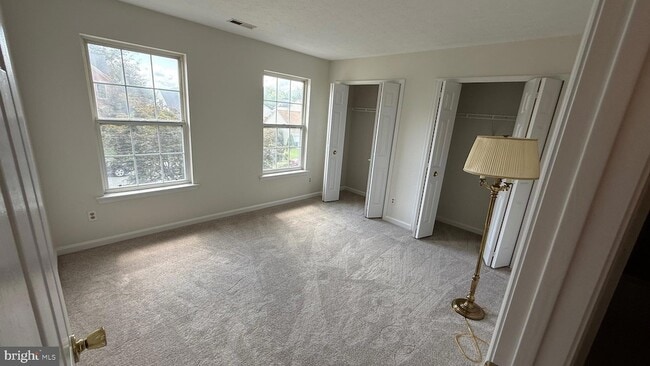 Building Photo - 810 High Plain Dr