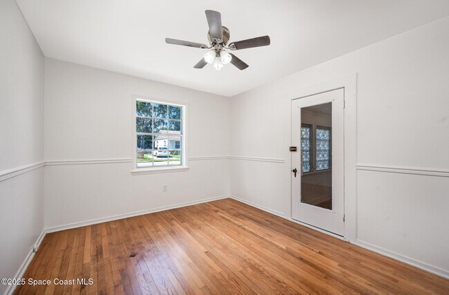 Building Photo - 42 N Fernwood Dr