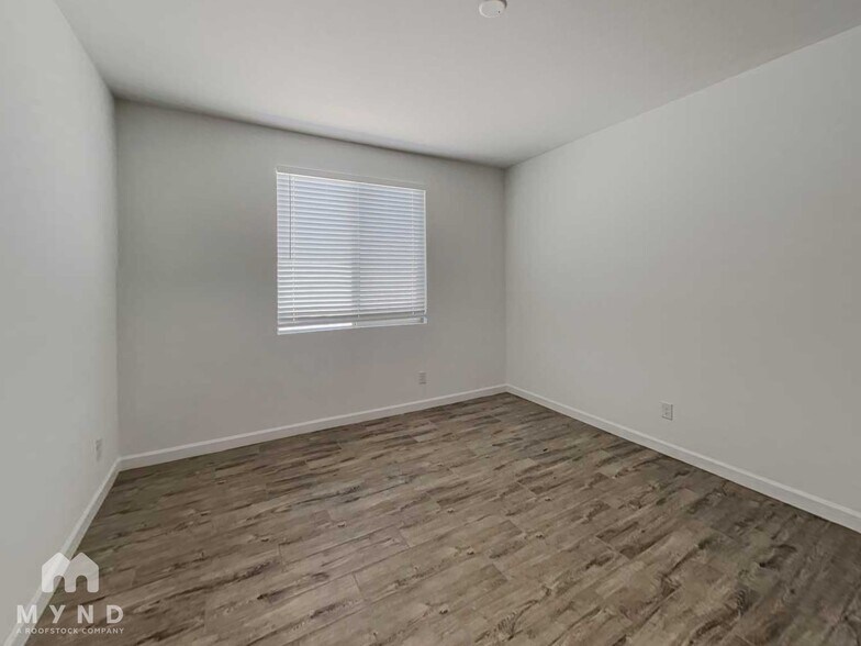 Building Photo - 13409 W Tether Trail