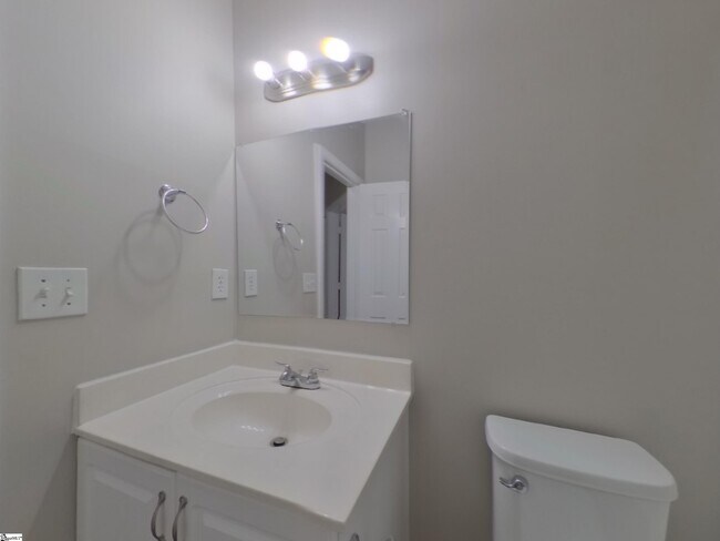 Building Photo - 403 Ashridge Way