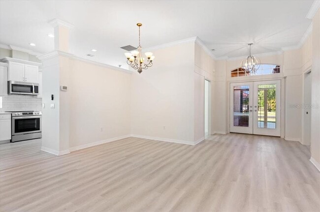 Building Photo - 700 Silk Oak Dr