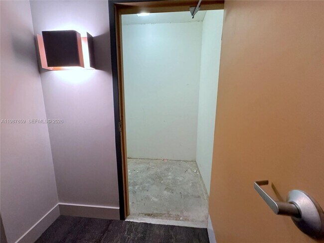 Building Photo - 1250 S Miami Ave