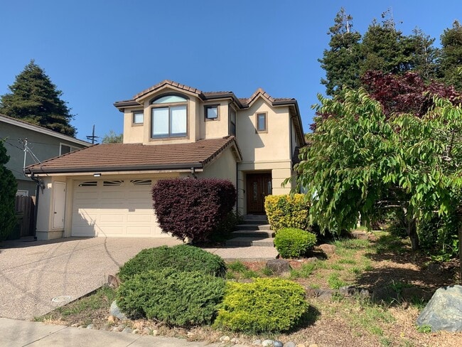 Building Photo - Massive 3-Bedroom El Cerrito Home Minutes ...