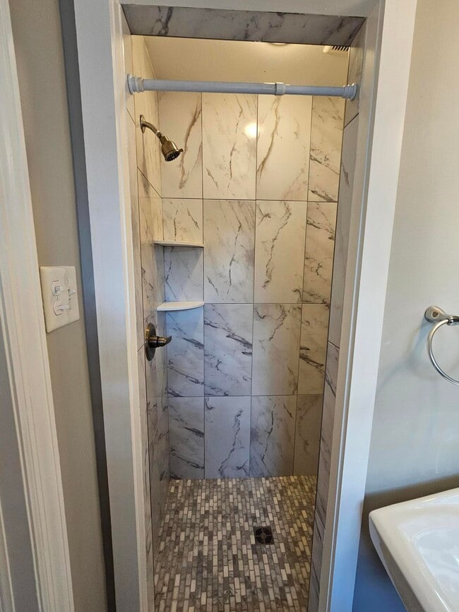 Building Photo - 384 Mimosa Cir