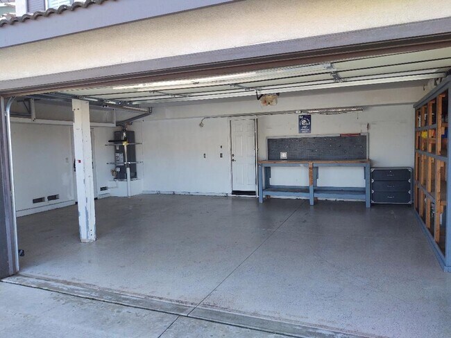 Building Photo - Gorgeous 4 Bedroom/3 Bath Home in South Temecula!