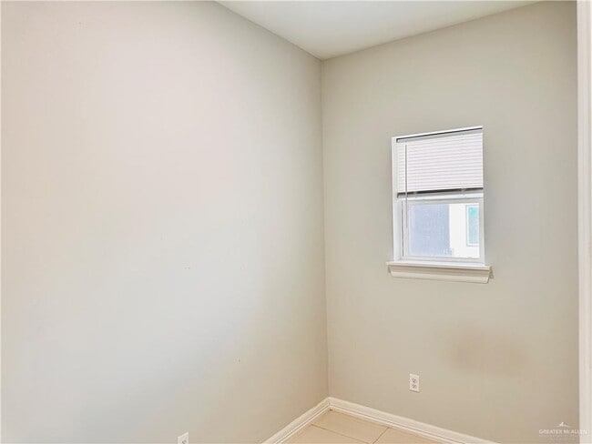 Building Photo - 20 N Crown Point