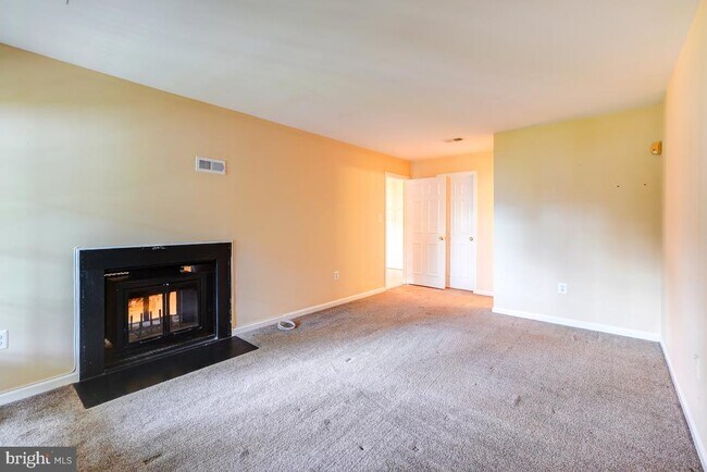 Building Photo - 20649 Shadyside Way