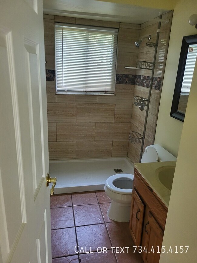 Building Photo - 2863 Marshall St