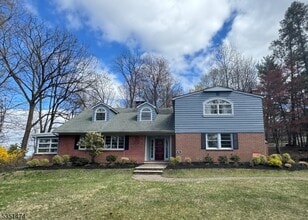 Building Photo - 56 Grandview Pl