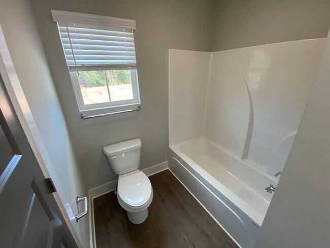Building Photo - PRE LEASING FOR AUGUST 2026! NEW CONSTRUCT...