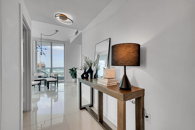 Building Photo - 900 Biscayne Blvd