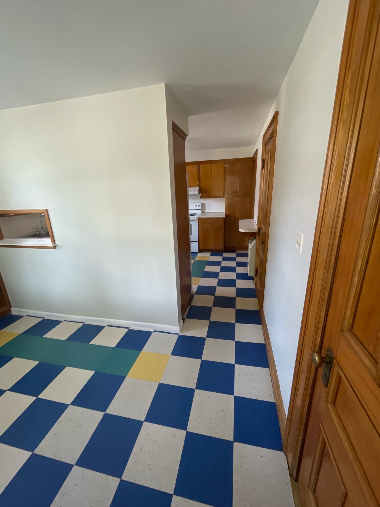Kitchen Entry - 110 Woodward St