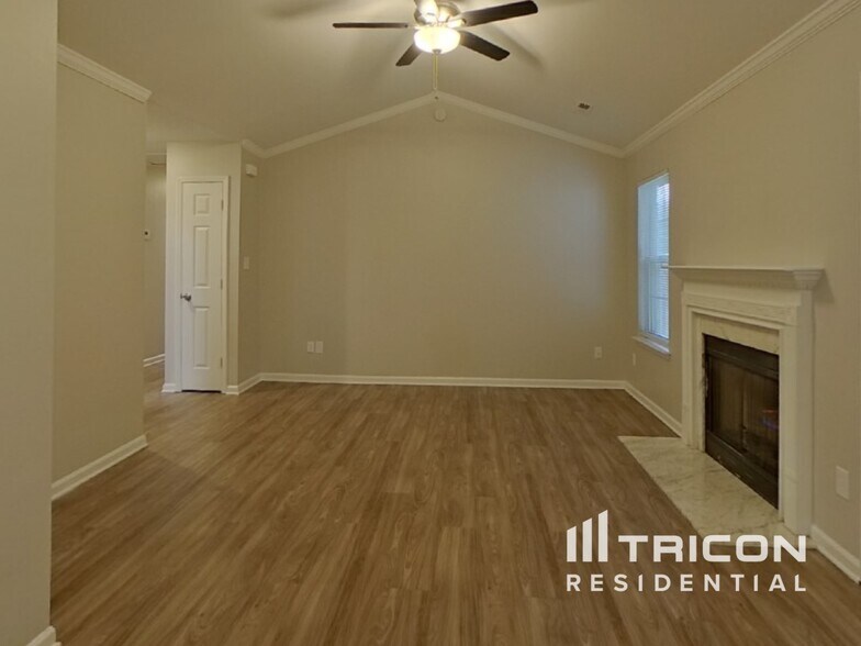 Building Photo - 1128 Summit Hills Dr