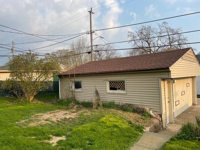 Building Photo - 3758 E Allerton Ave