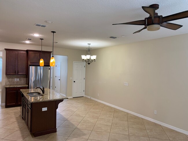 Building Photo - 3 Bedroom, 2.5 bath townhome n Windermere,...