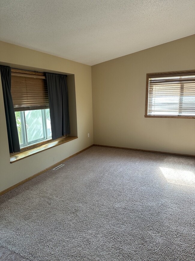 Building Photo - 3502 28th St SW