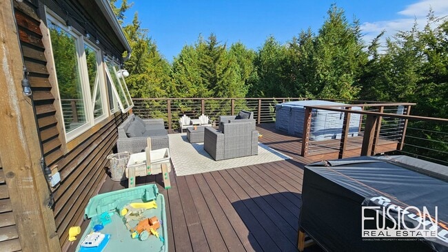 Building Photo - Contemporary 3 bed/2.5 bath on 10 Private Acres with Deeded Lake Access down the Road!