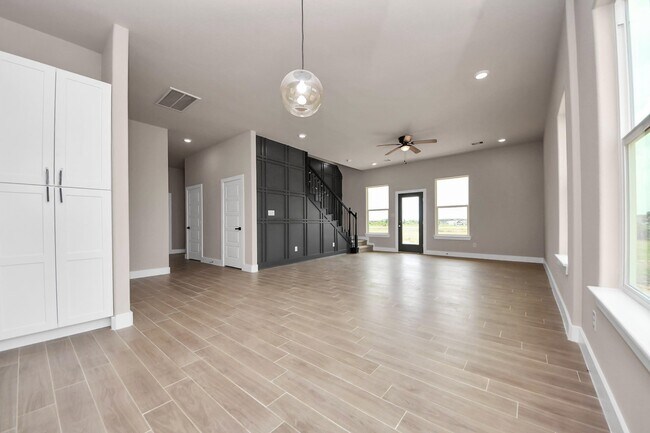 Building Photo - 11141 Rd 5503