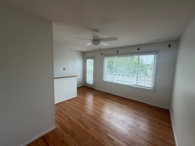 Building Photo - 206 64th St