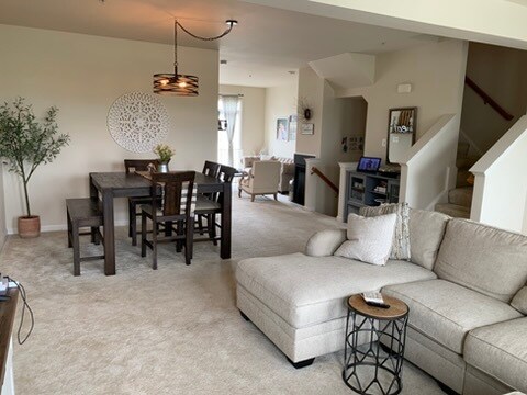 Building Photo - 314 E Wainscot Dr