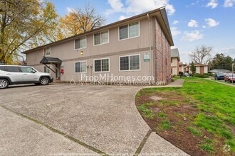 Building Photo - Enjoy the Cedar Hills Lifestyle in this Th...