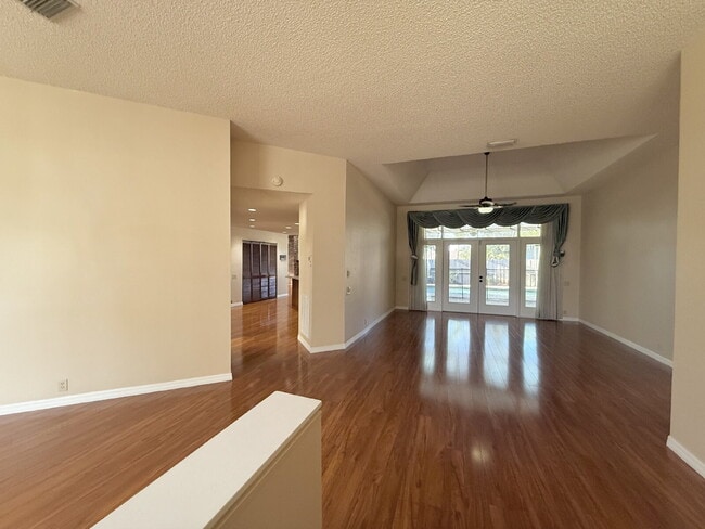 Building Photo - 3107 Westridge Dr