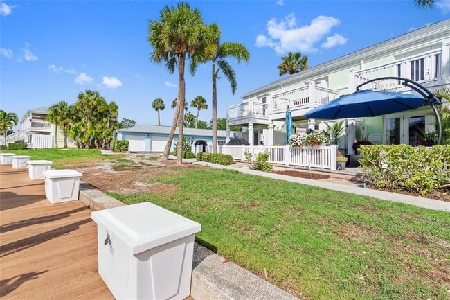 Building Photo - 4751 Coquina Key Dr SE