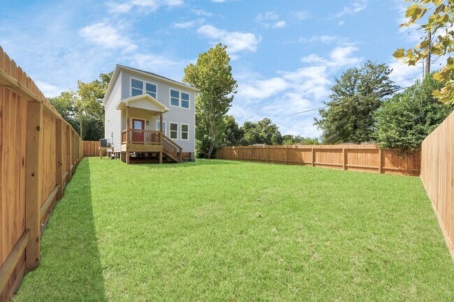 Building Photo - 1316 W Willis St