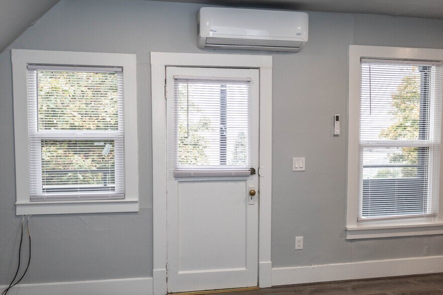 Building Photo - 2402 Rucker Ave