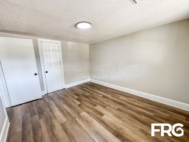 Building Photo - 600 Howell St