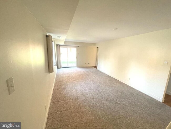 Building Photo - 301 Worthington Dr