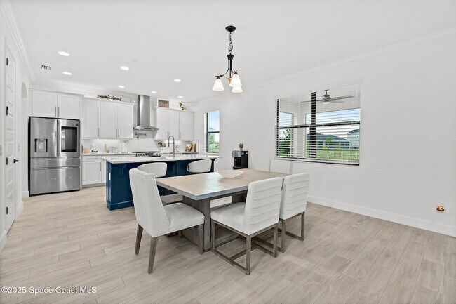 Building Photo - 3233 Casare Dr