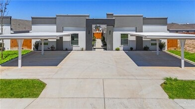 Building Photo - 12 Campeche Dr