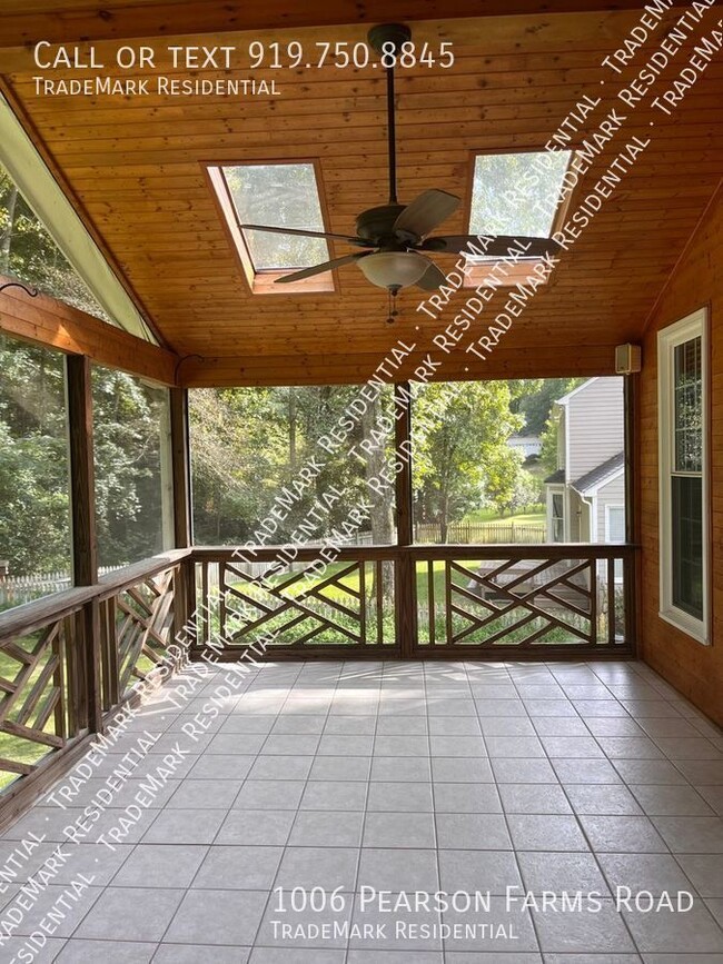 Building Photo - Charming 3br/2.5 bath Single Family Home w...