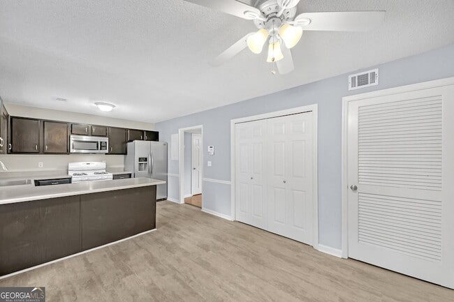 Building Photo - 4000 Sand Wedge Cir