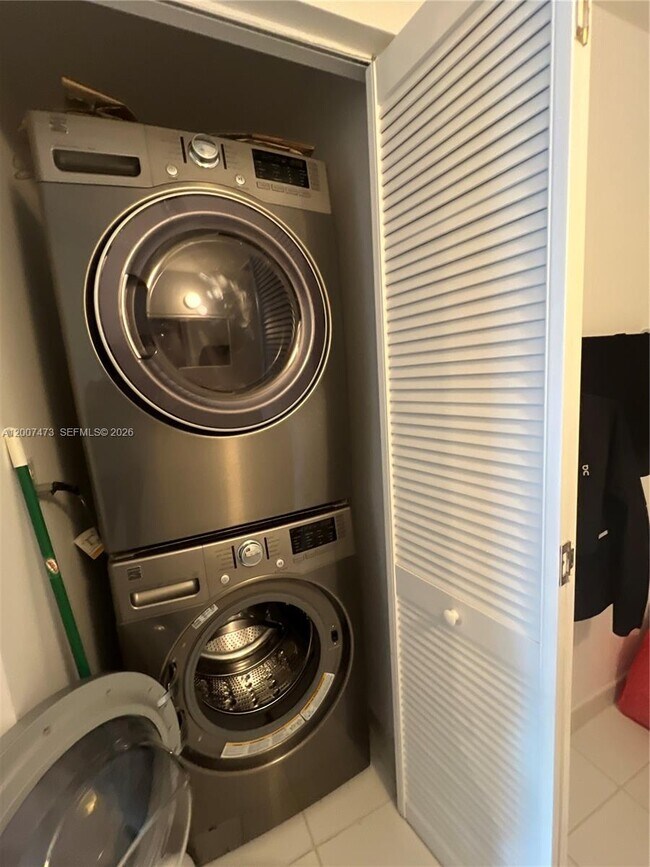 Building Photo - 3470 E Coast Ave