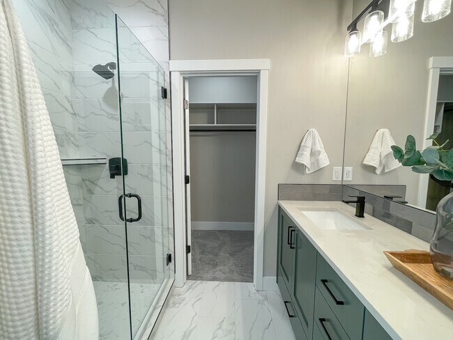 Building Photo - 6273 S Binky Ave