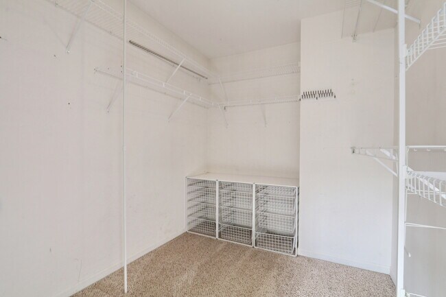 Building Photo - 1282 Berkshire Ln