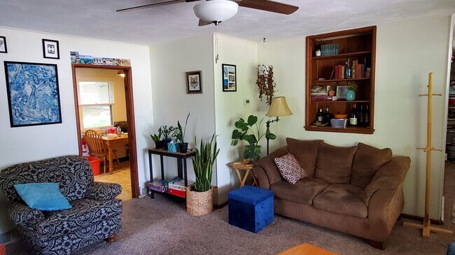 Building Photo - 1127 S Allen St