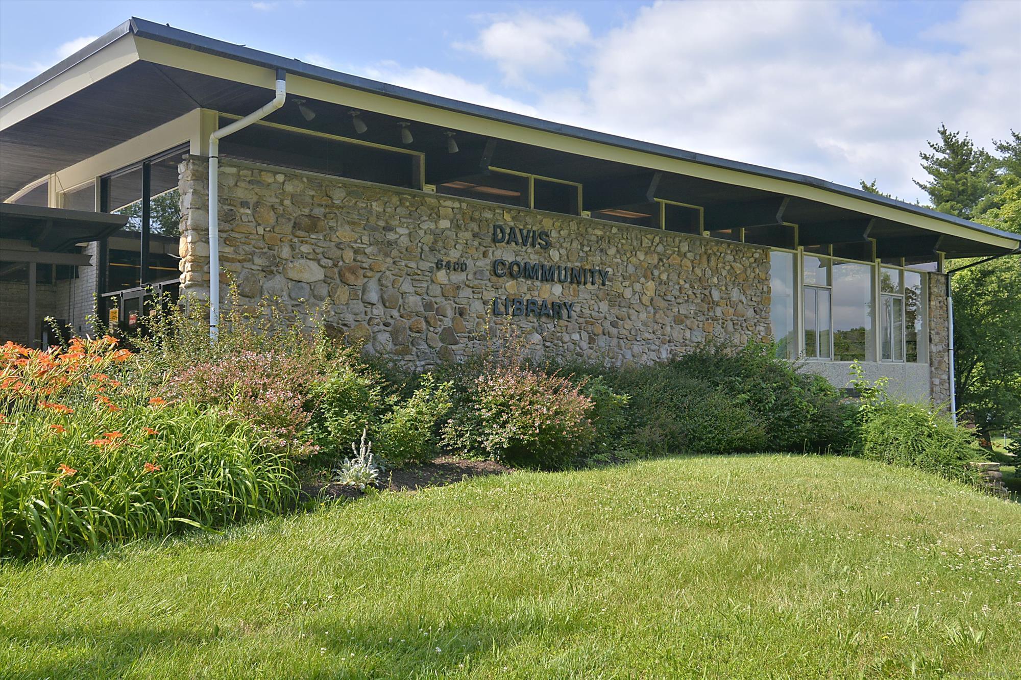 Building Photo - 10703 Hampton Mill Ter