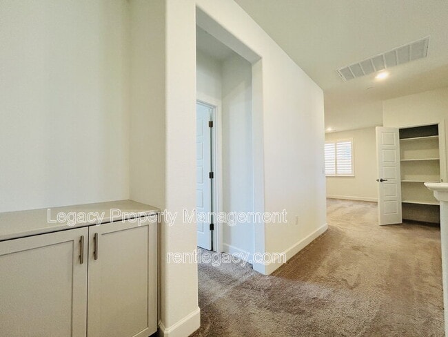 Building Photo - 4096 Azul Way