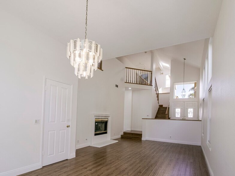Building Photo - 25035 Eaton Ln